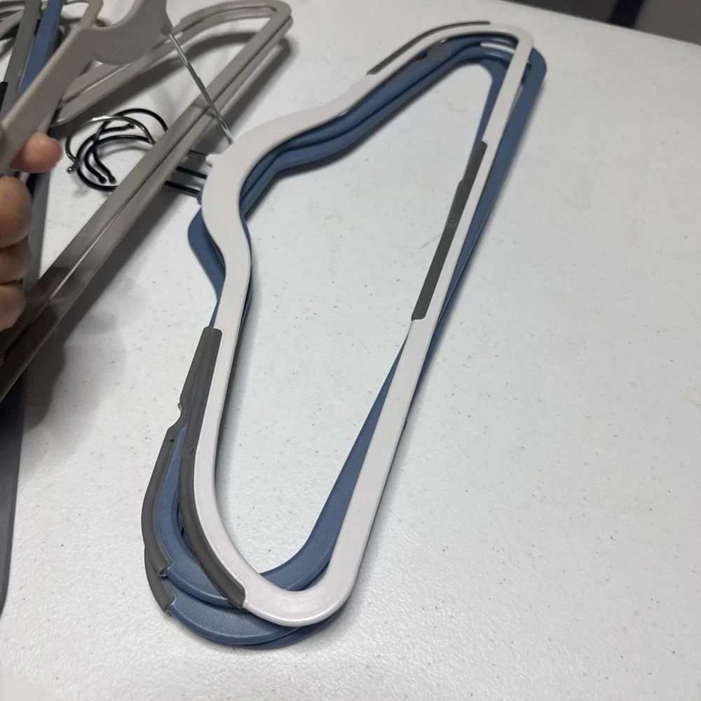 Set of 11 Premium Plastic Metal and Rubber Clothes Hangers